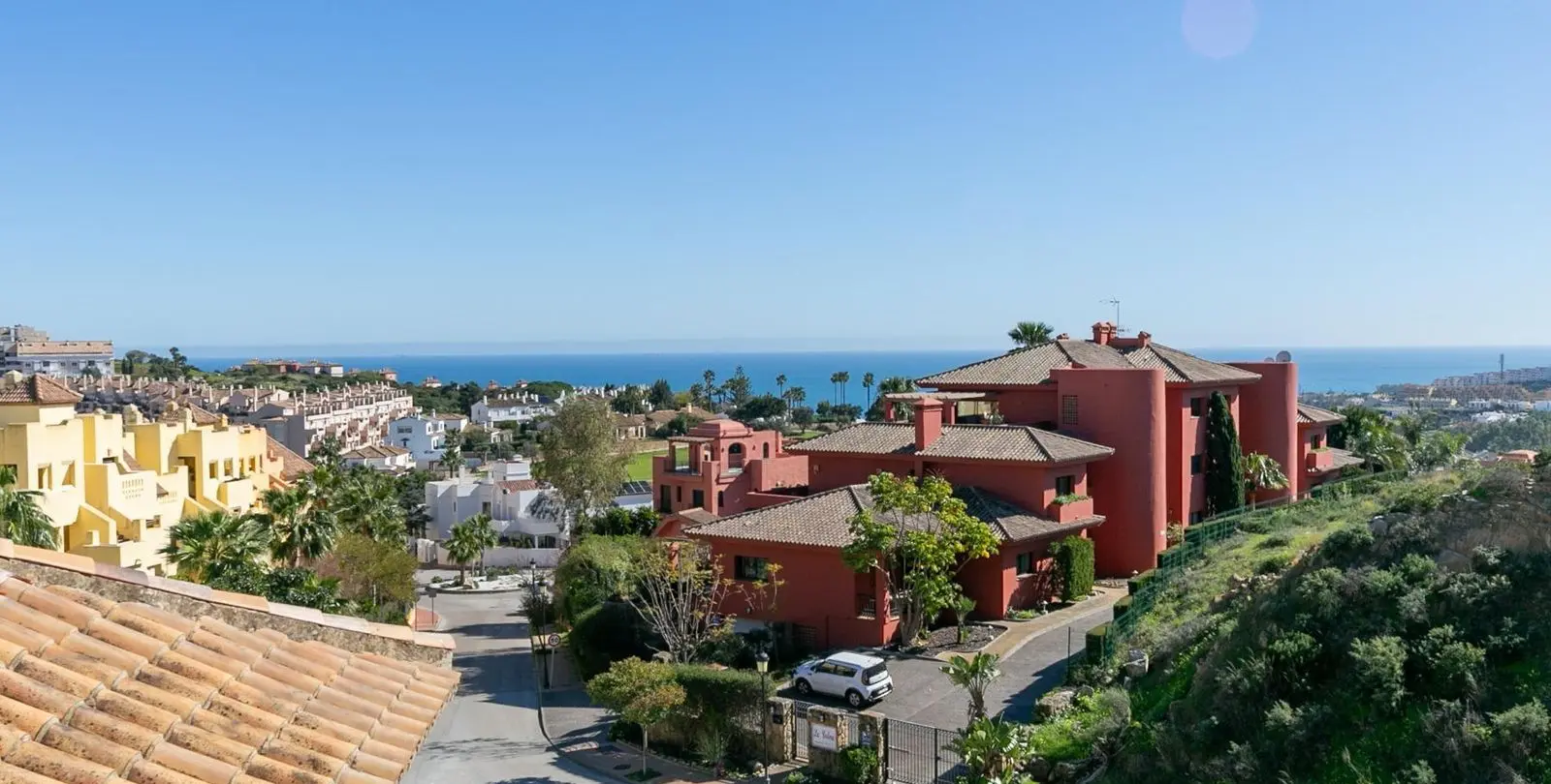 Sale of townhouse in La Duquesa 67