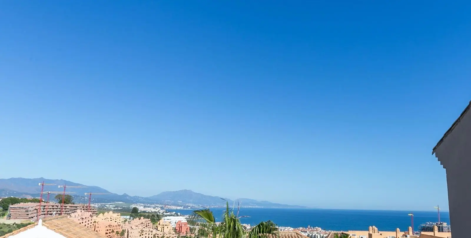 Sale of townhouse in La Duquesa 74
