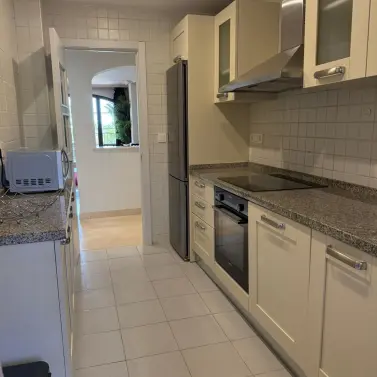 Продажа апартаментов на первом этаже в Los Arqueros