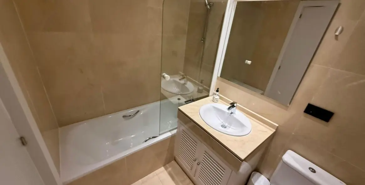 Продажа апартаментов на первом этаже в Los Arqueros 8