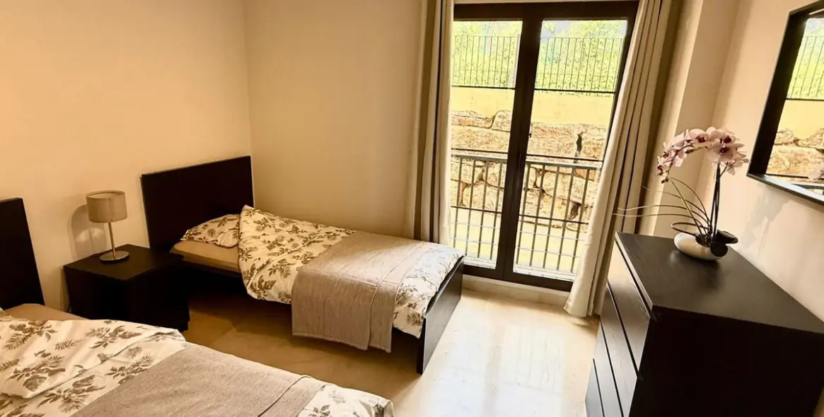 Продажа апартаментов на первом этаже в Los Arqueros 9