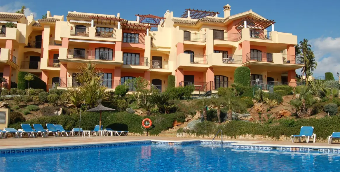 Продажа апартаментов на первом этаже в Los Arqueros 12