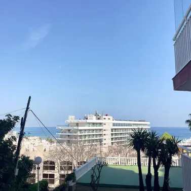 Sale of middle floor apartment in Torremolinos