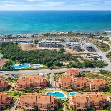 Sale of middle floor apartment in El Faro