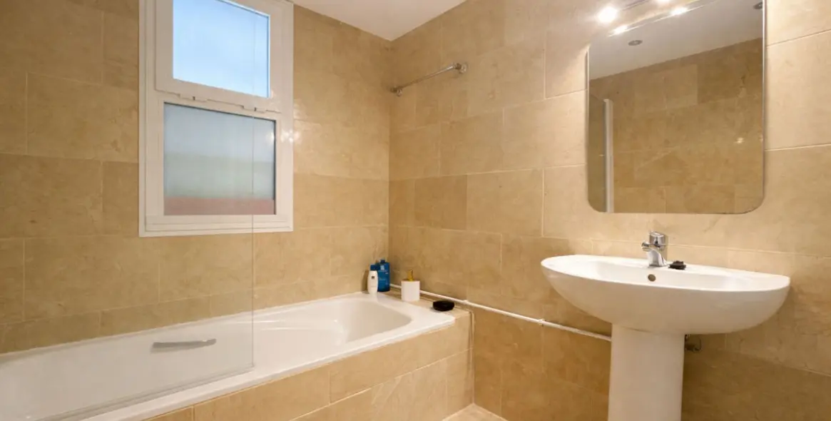 Sale of middle floor apartment in El Faro 14