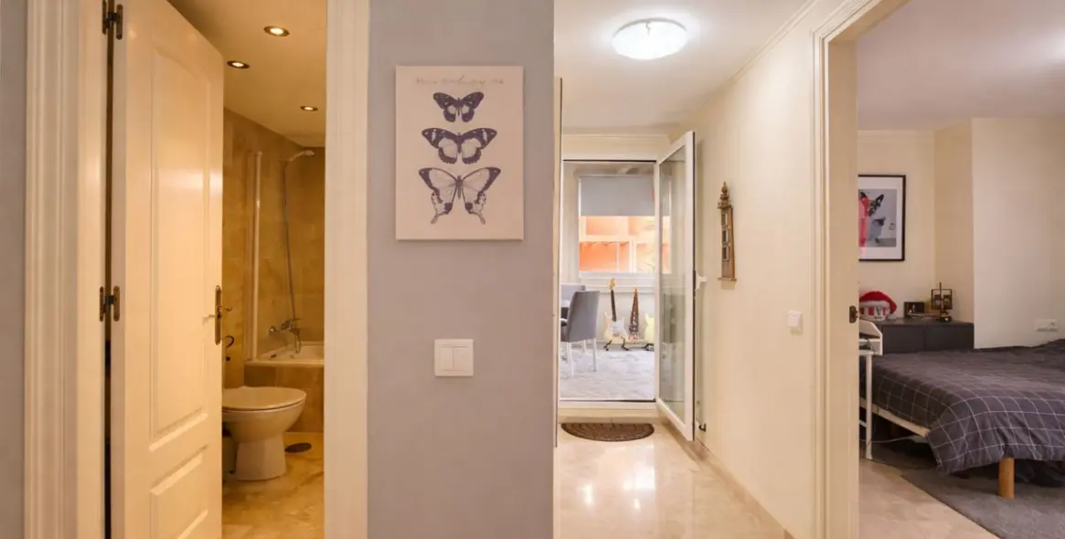 Sale of middle floor apartment in El Faro 15