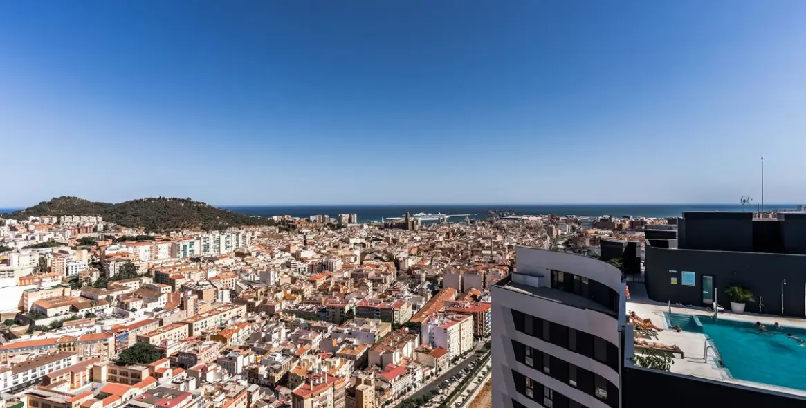 Продажа апартаментов на среднем этаже в Málaga Centro 2