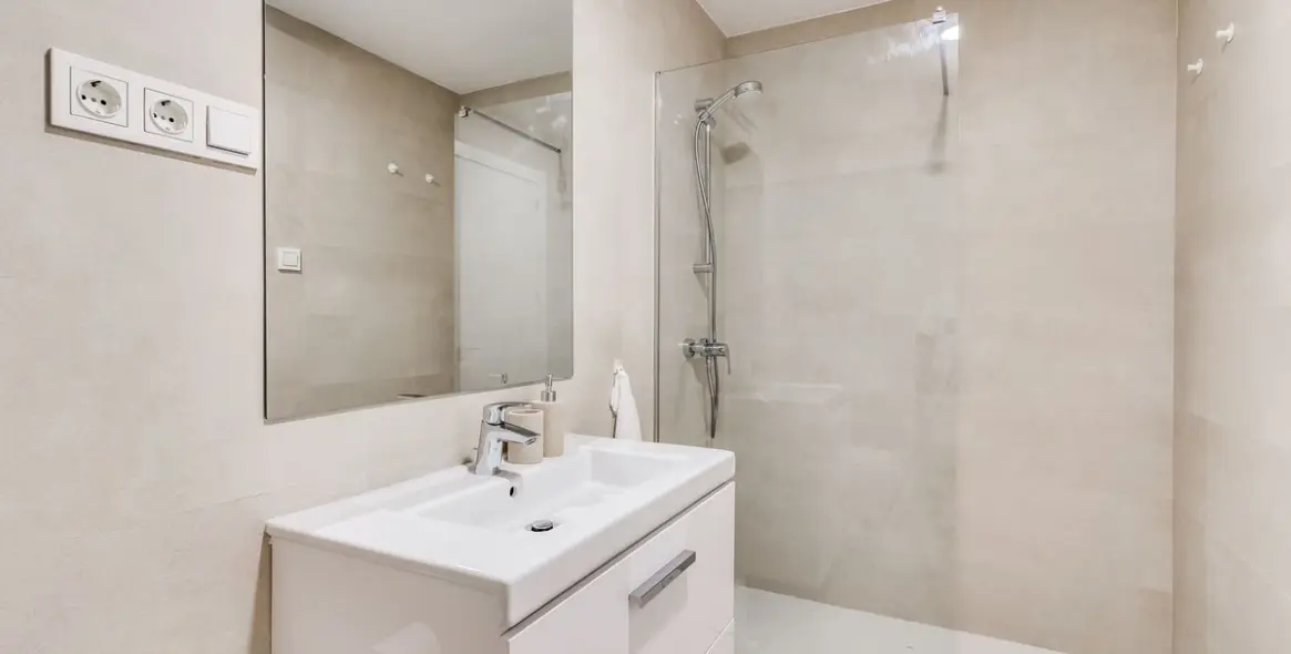 Продажа апартаментов на среднем этаже в Málaga Centro 10