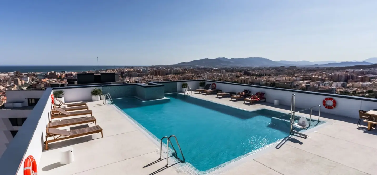 Продажа апартаментов на среднем этаже в Málaga Centro 0