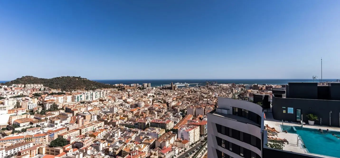Продажа апартаментов на среднем этаже в Málaga Centro 1