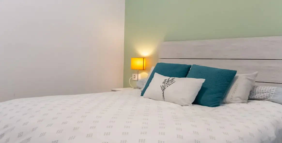 Sale of middle floor apartment in Higueron 2