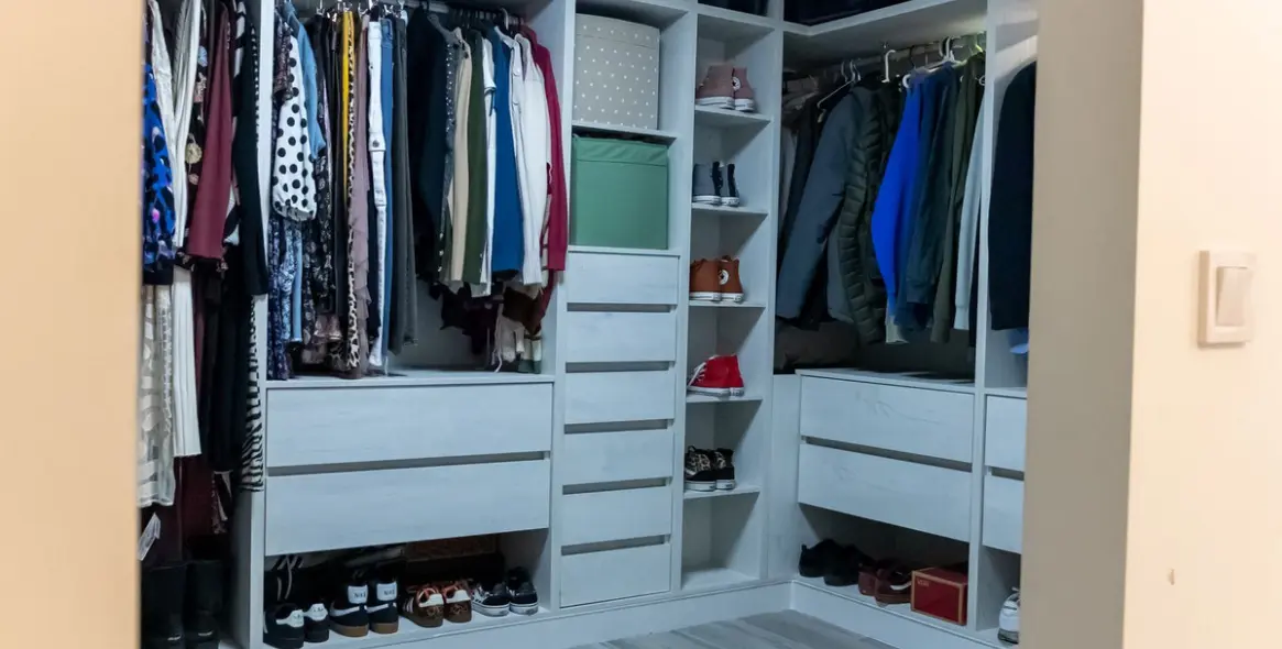 Sale of middle floor apartment in Higueron 6