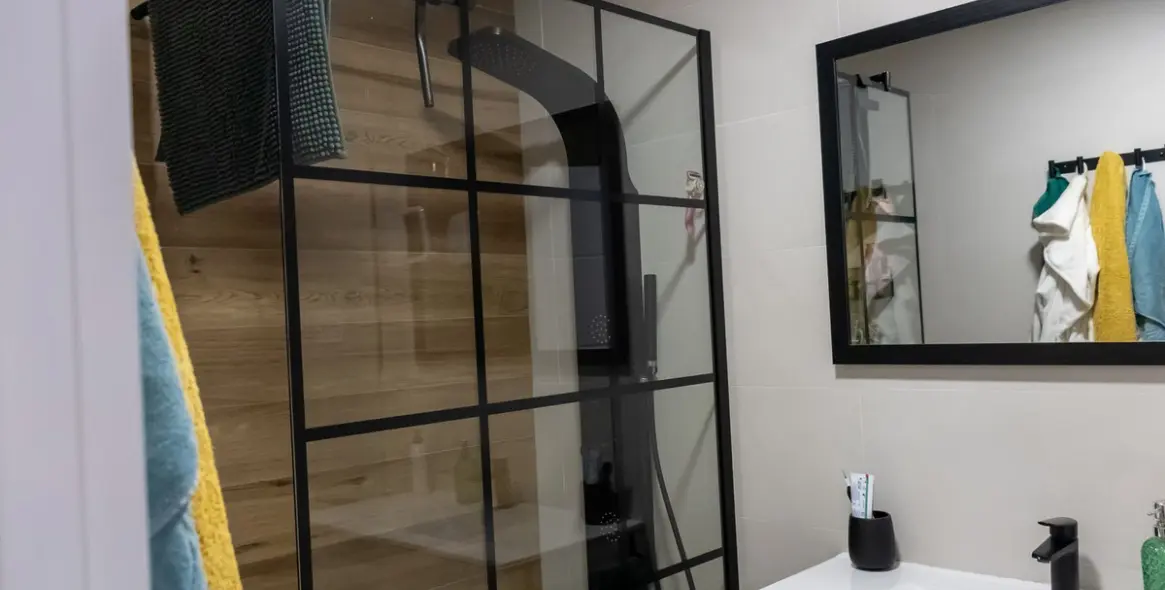 Venta de apartamento en planta media en Higueron 34