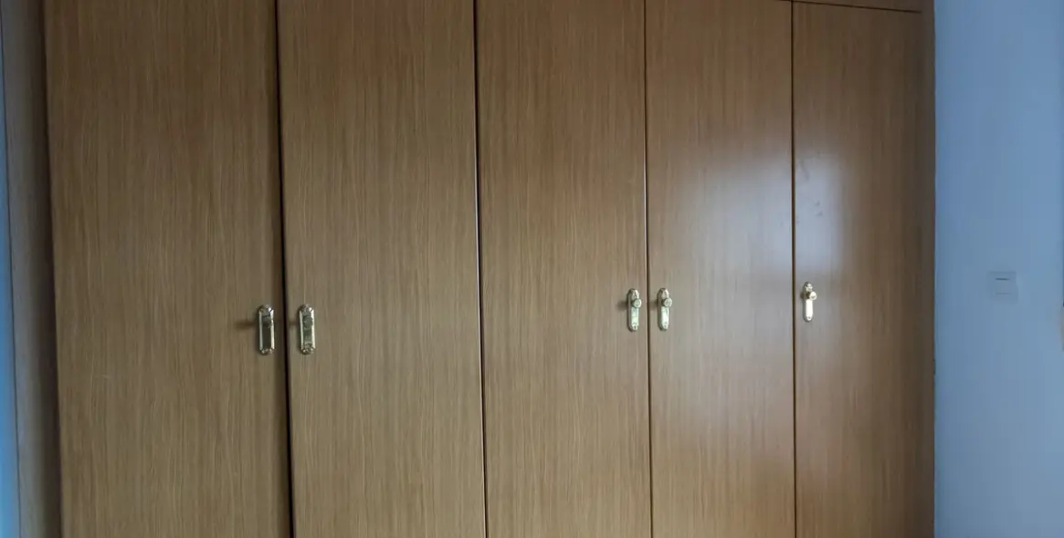 Venta de apartamento en planta media en Higueron 40