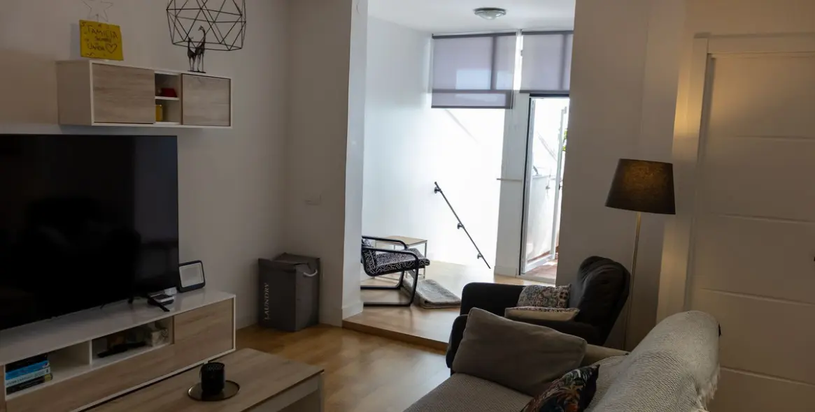 Venta de apartamento en planta media en Higueron 42