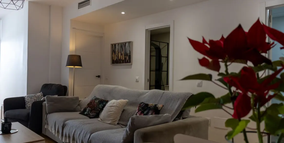 Venta de apartamento en planta media en Higueron 45