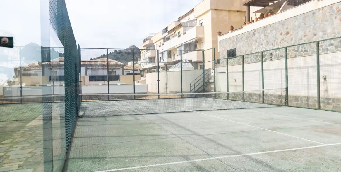 Venta de apartamento en planta media en Higueron 47