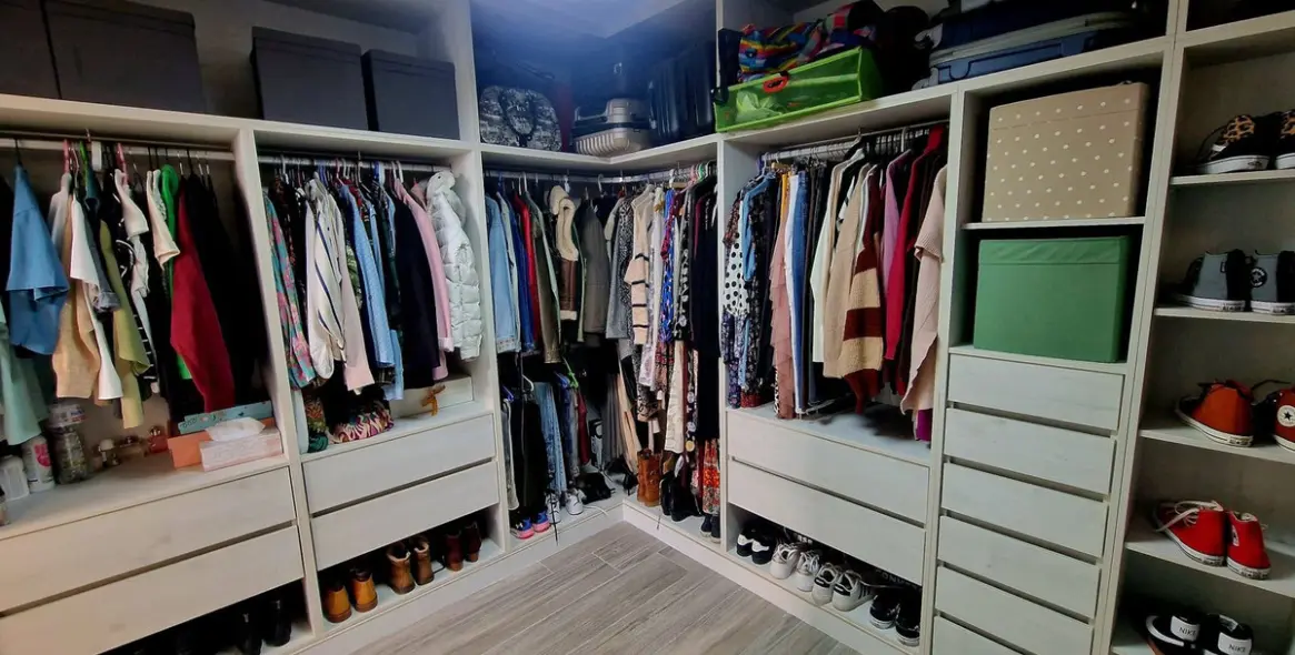 Venta de apartamento en planta media en Higueron 73