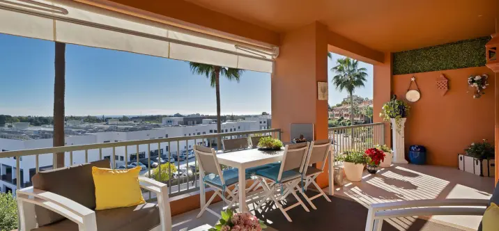 Sale of middle floor apartment in Atalaya 3