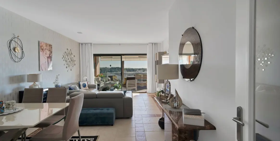 Venta de apartamento en planta media en Atalaya 10