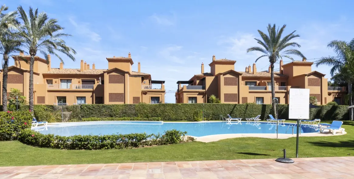 Venta de apartamento en planta media en Atalaya 39