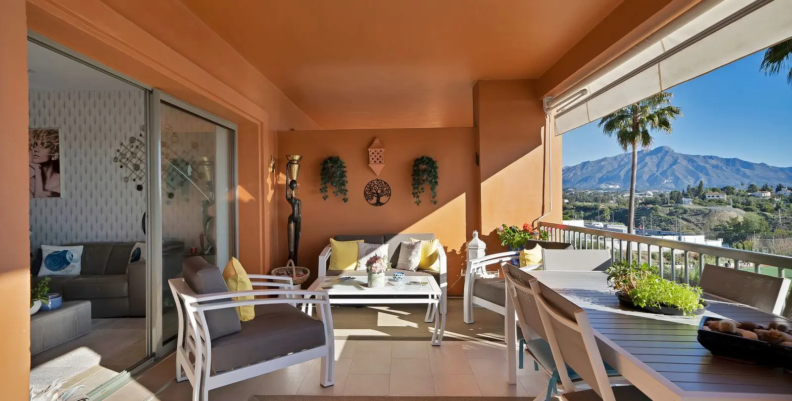 Sale of middle floor apartment in Atalaya 1