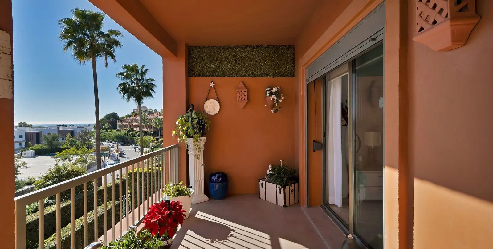 Sale of middle floor apartment in Atalaya 3