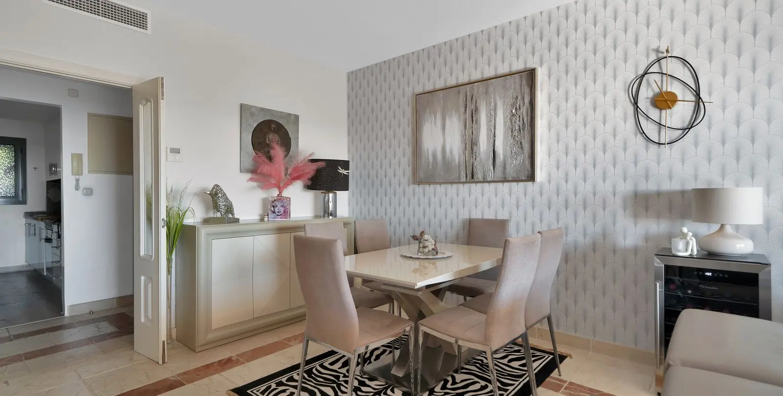 Sale of middle floor apartment in Atalaya 9