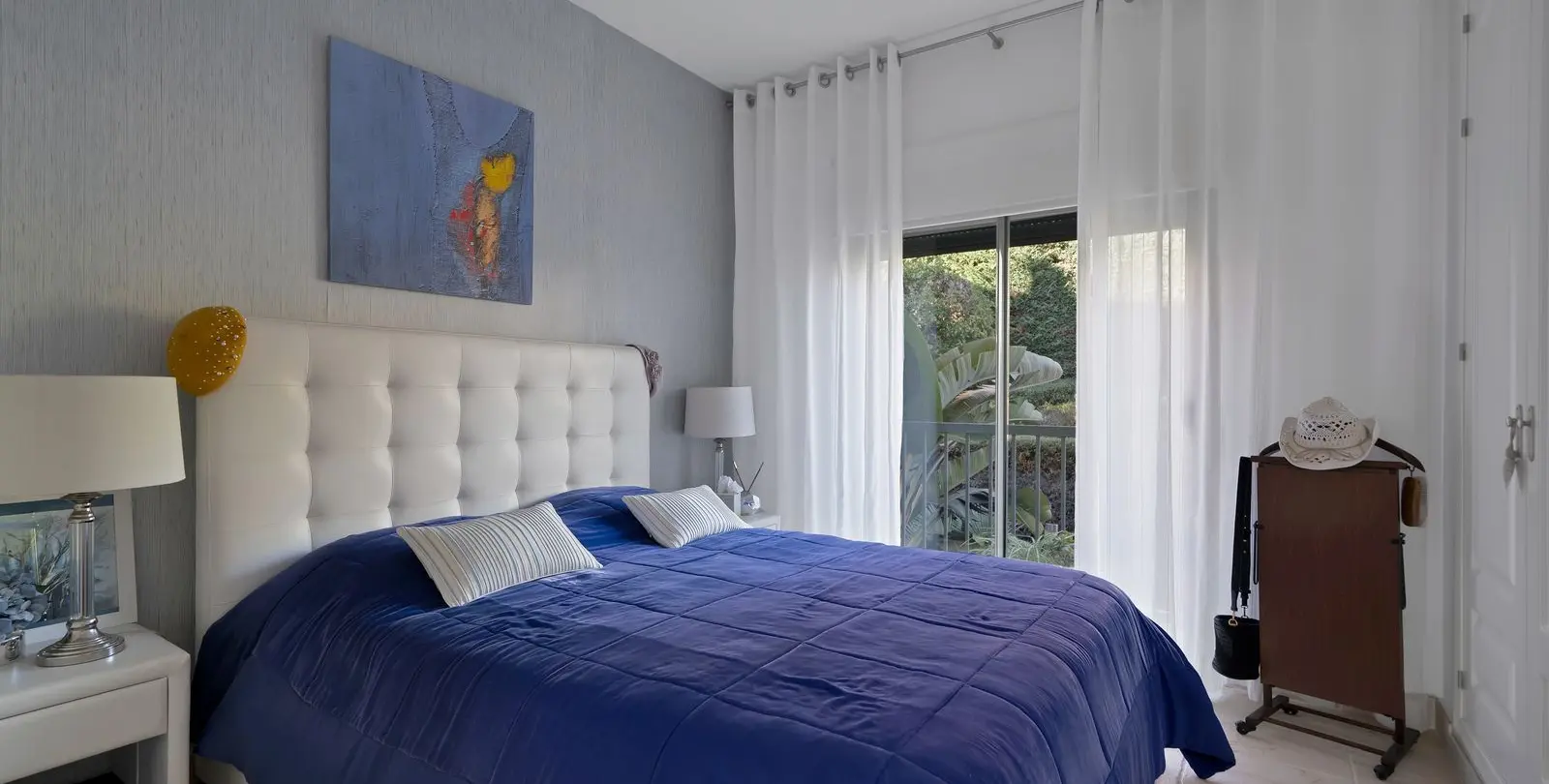 Sale of middle floor apartment in Atalaya 17