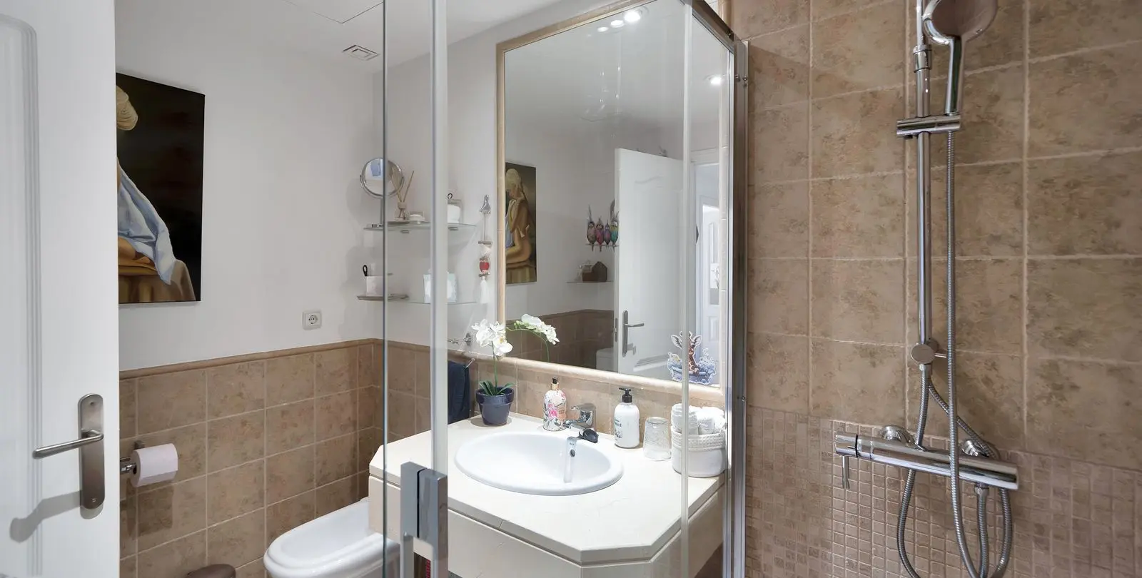 Sale of middle floor apartment in Atalaya 21