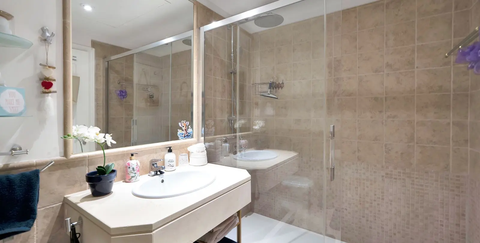Sale of middle floor apartment in Atalaya 22