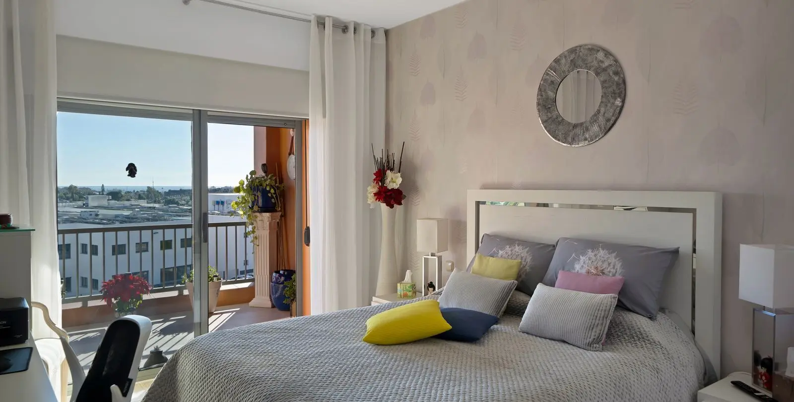 Sale of middle floor apartment in Atalaya 28