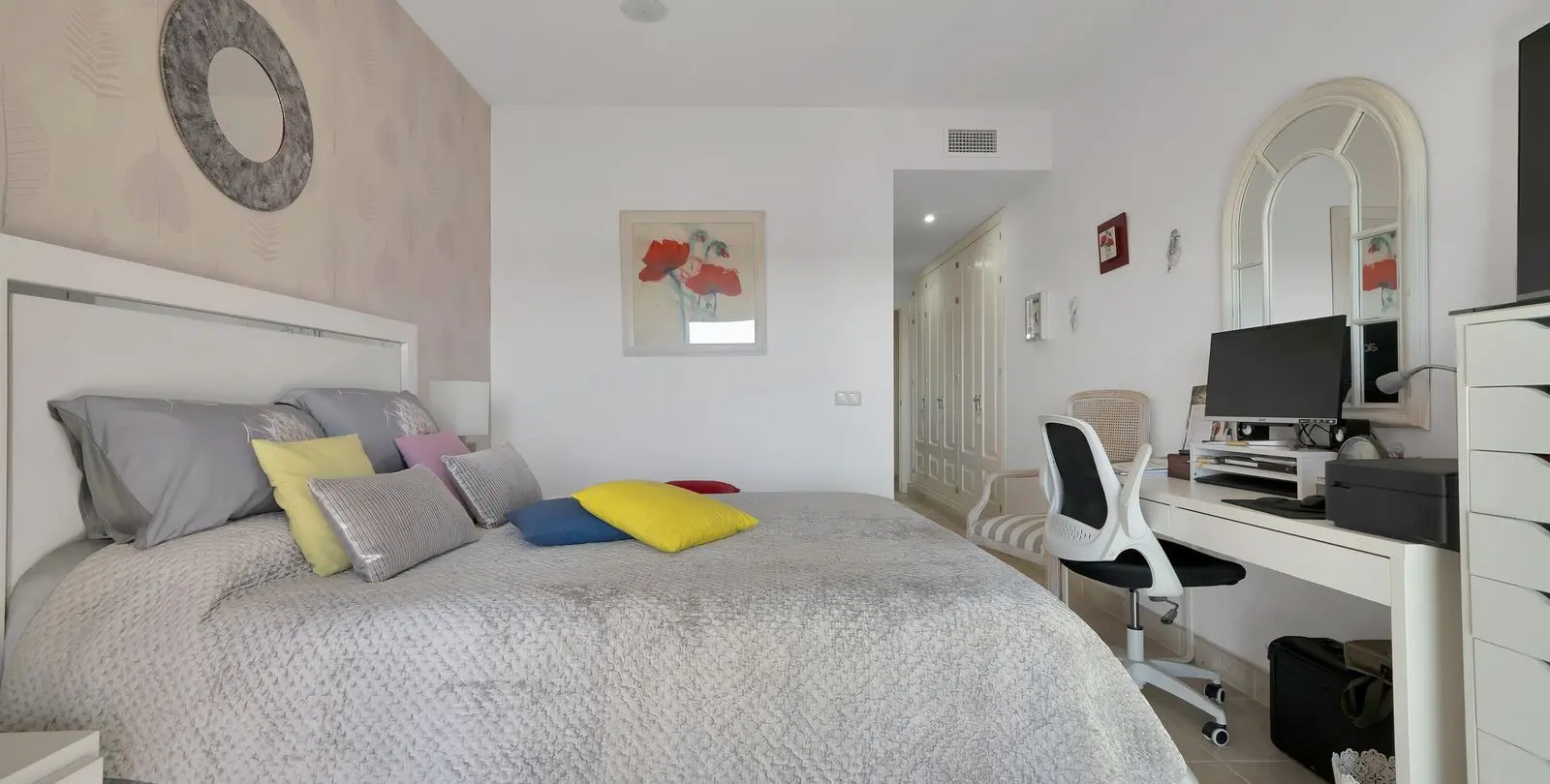 Sale of middle floor apartment in Atalaya 31