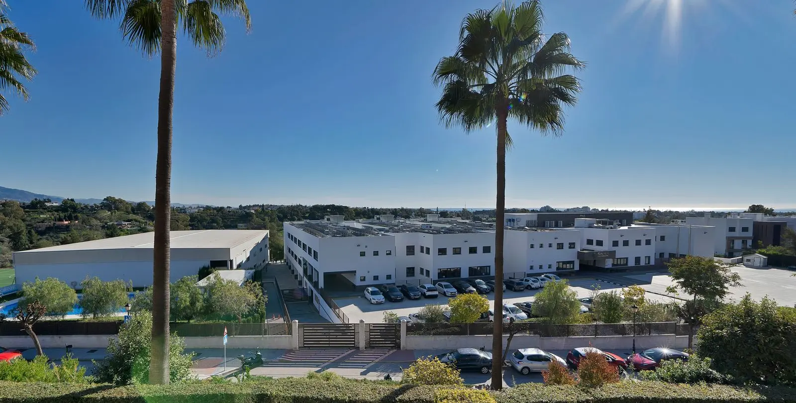 Sale of middle floor apartment in Atalaya 33