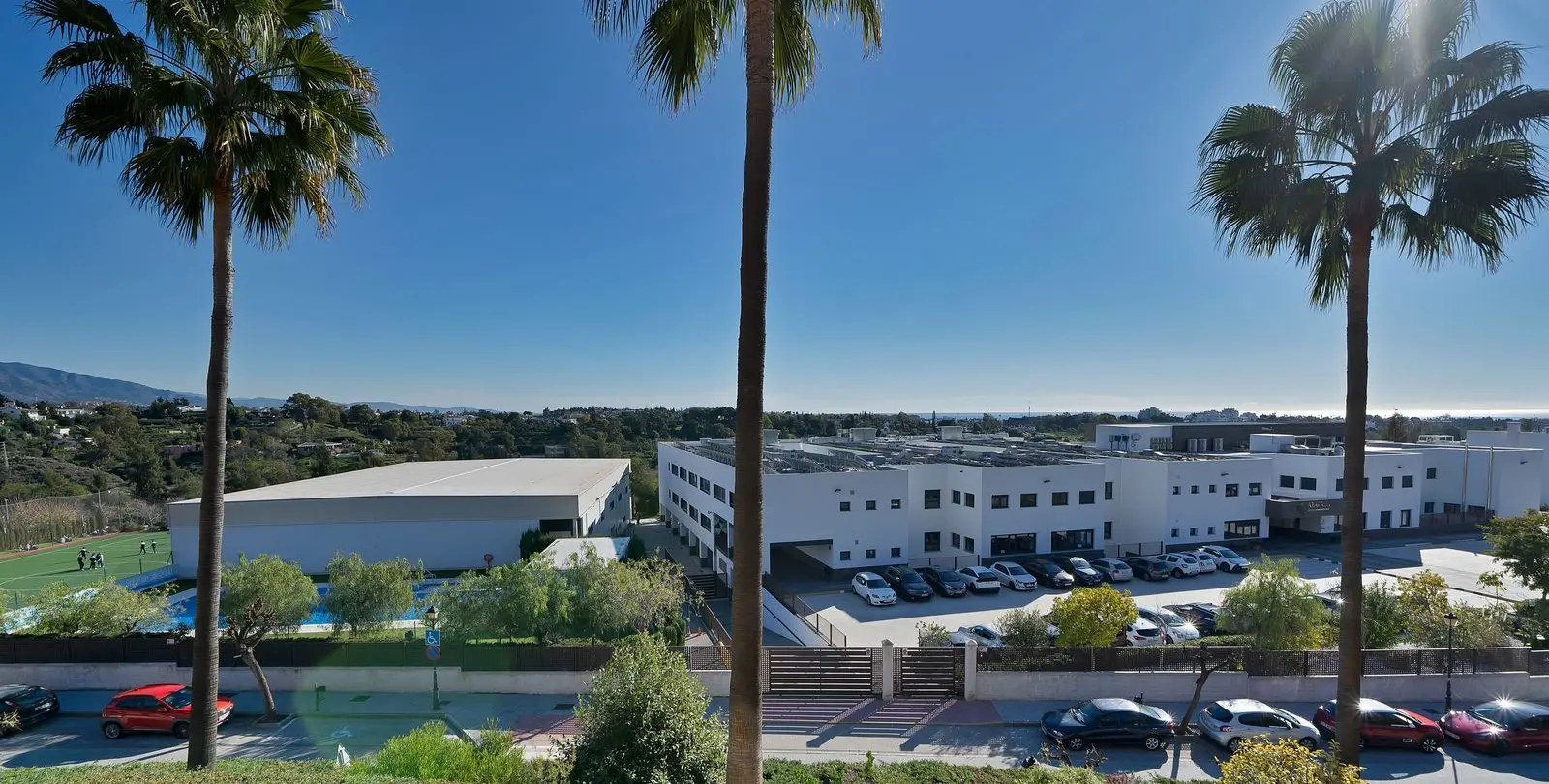 Sale of middle floor apartment in Atalaya 34