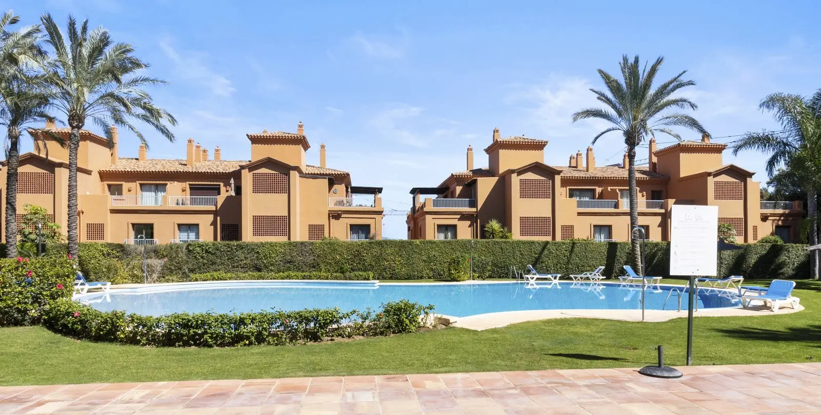 Sale of middle floor apartment in Atalaya 39