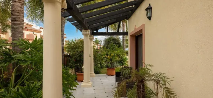 Продажа дома на две семьи в Coín 1