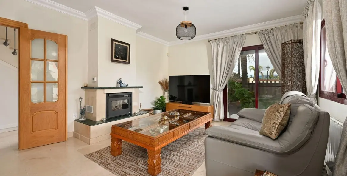 Продажа дома на две семьи в Coín 5