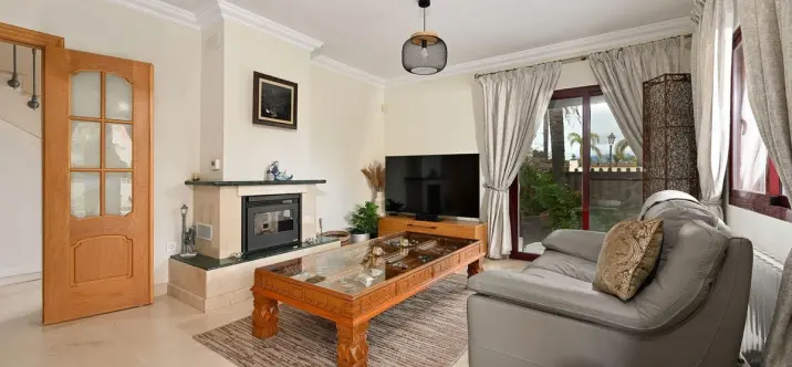 Продажа дома на две семьи в Coín 4