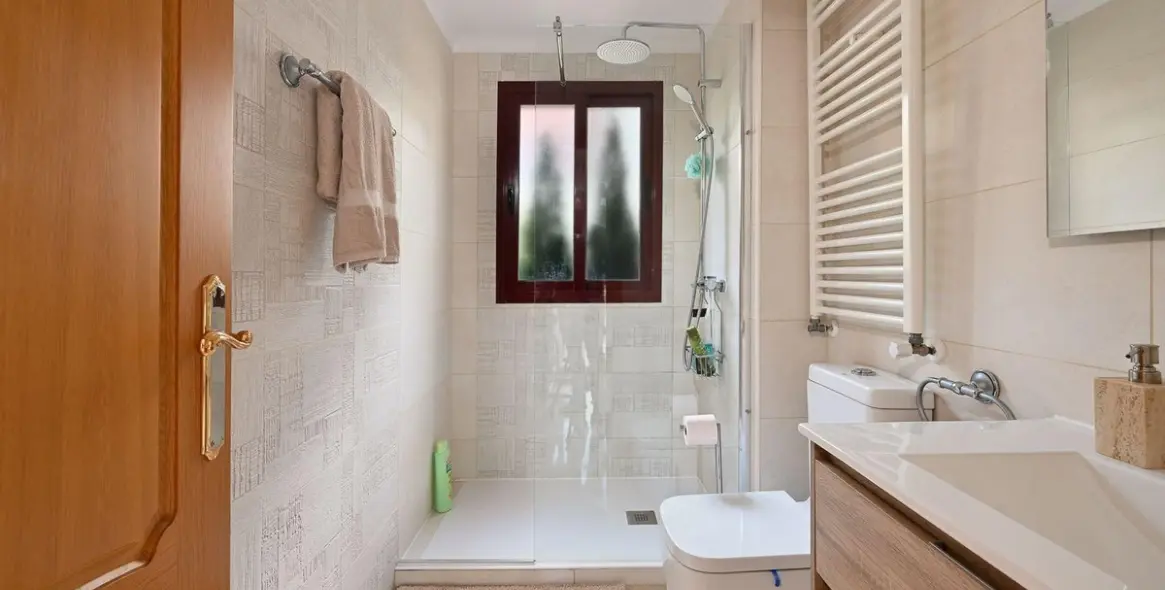 Продажа дома на две семьи в Coín 16