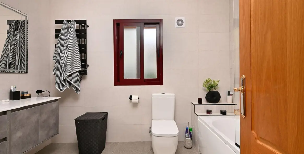 Продажа дома на две семьи в Coín 18