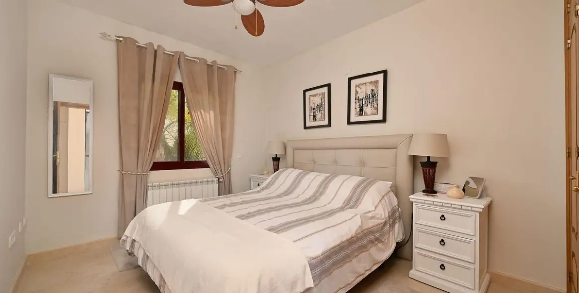 Продажа дома на две семьи в Coín 19