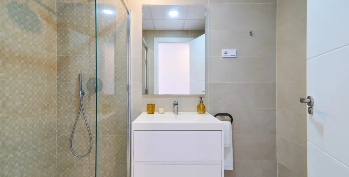 Sale of ground floor apartment in Bel Air 17