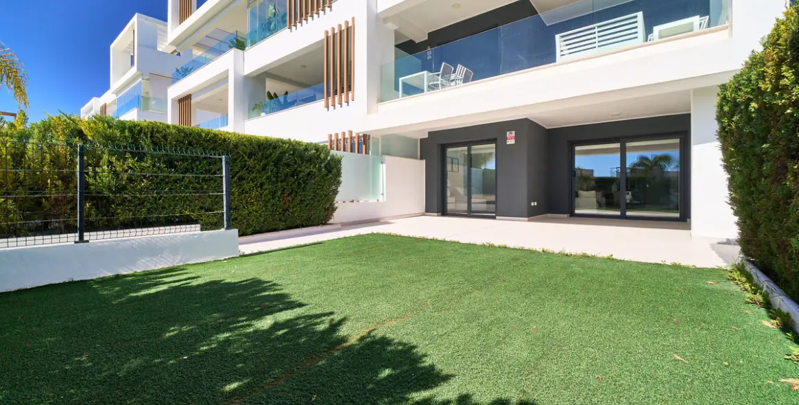 Продажа апартаментов на первом этаже в Bel Air 3