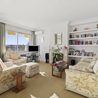 Sale of middle floor apartment in Guadalmina Alta