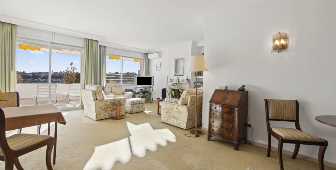 Sale of middle floor apartment in Guadalmina Alta 4