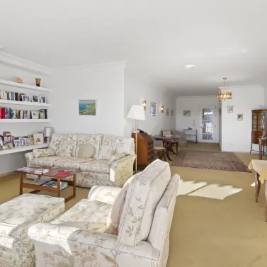 Sale of middle floor apartment in Guadalmina Alta