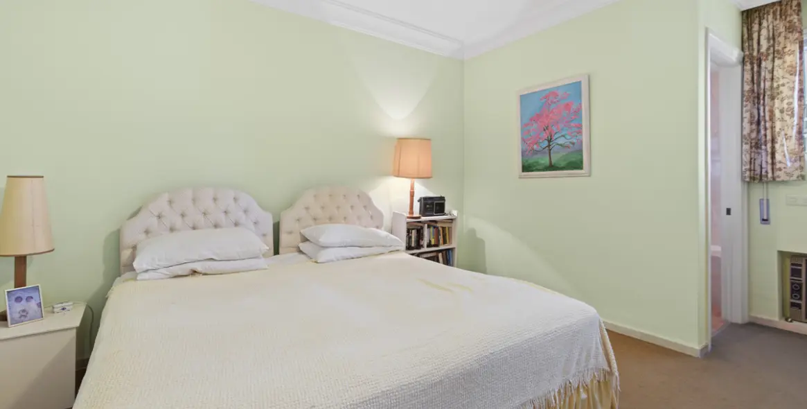 Sale of middle floor apartment in Guadalmina Alta 10