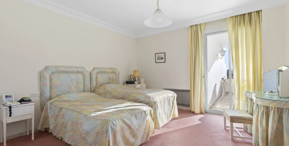 Sale of middle floor apartment in Guadalmina Alta 12