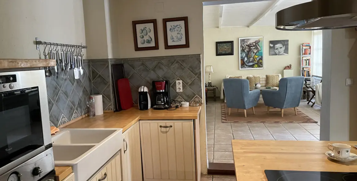 Sale of middle floor apartment in Fuengirola 1